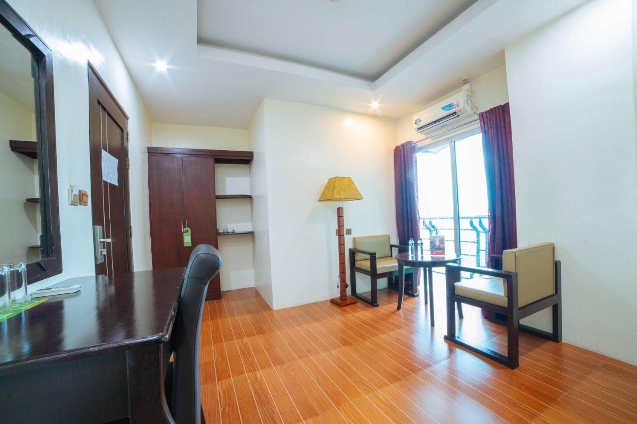 Reddoorz Plus @ Balibago Angeles City מראה חיצוני תמונה