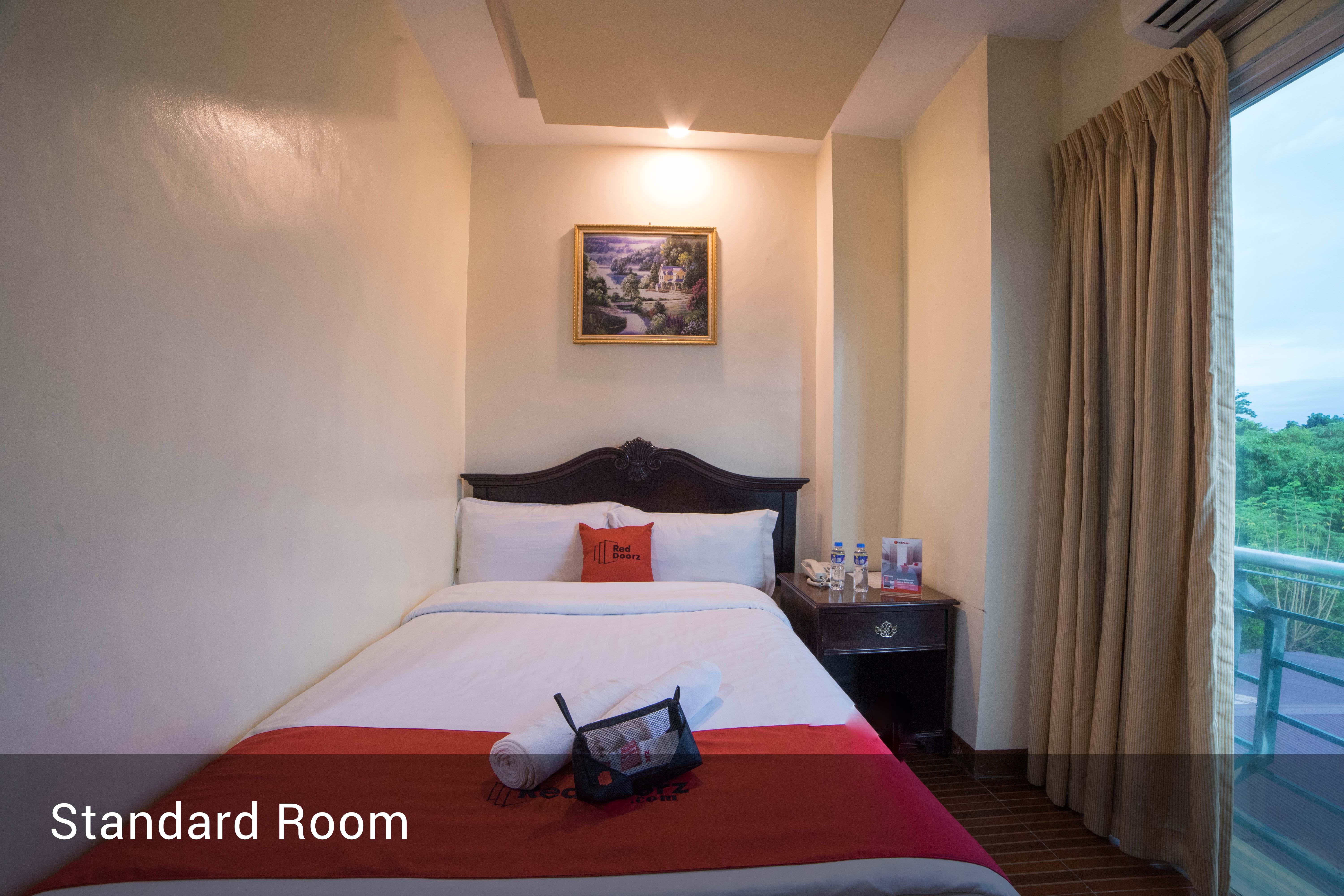 Reddoorz Plus @ Balibago Angeles City מראה חיצוני תמונה