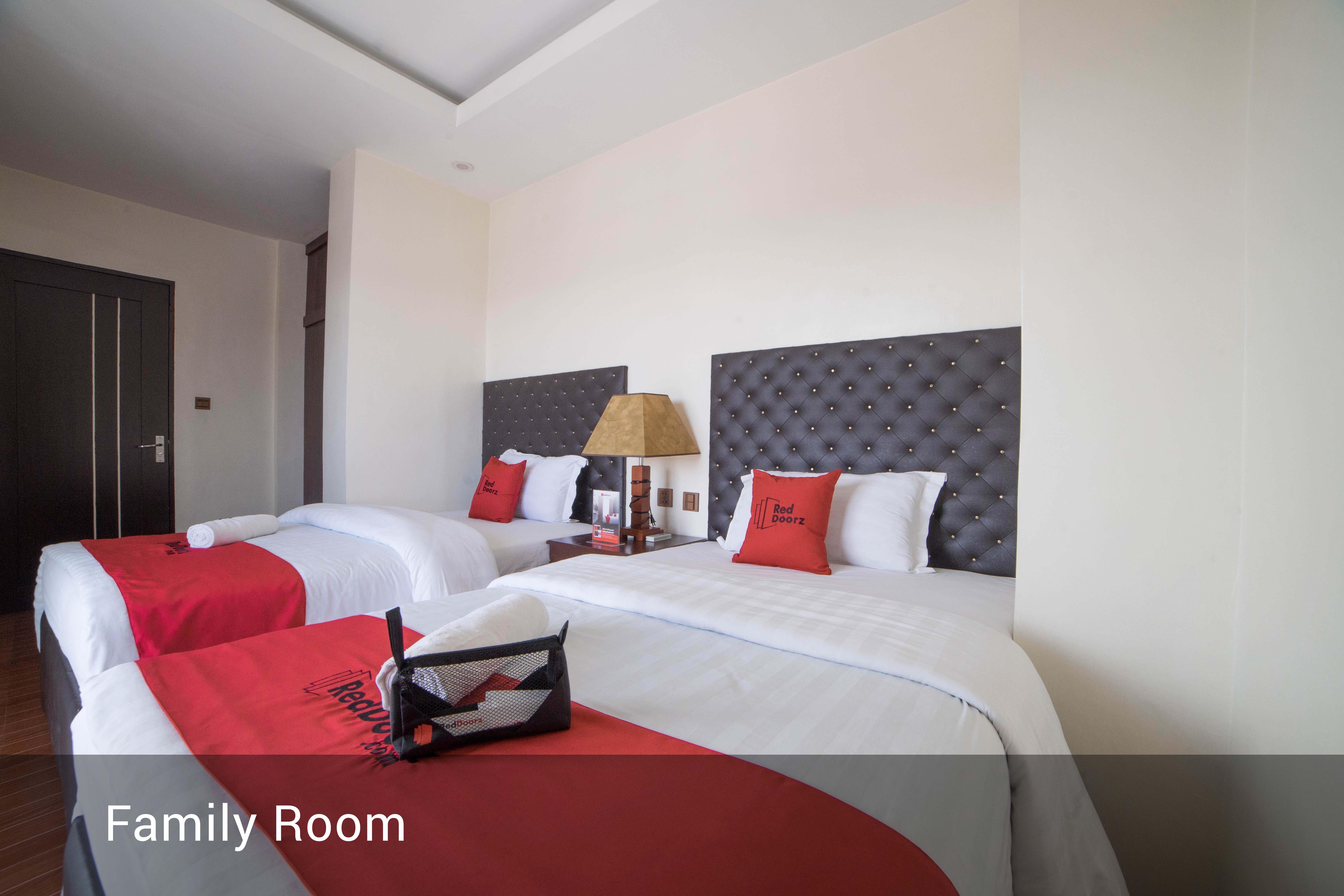 Reddoorz Plus @ Balibago Angeles City מראה חיצוני תמונה