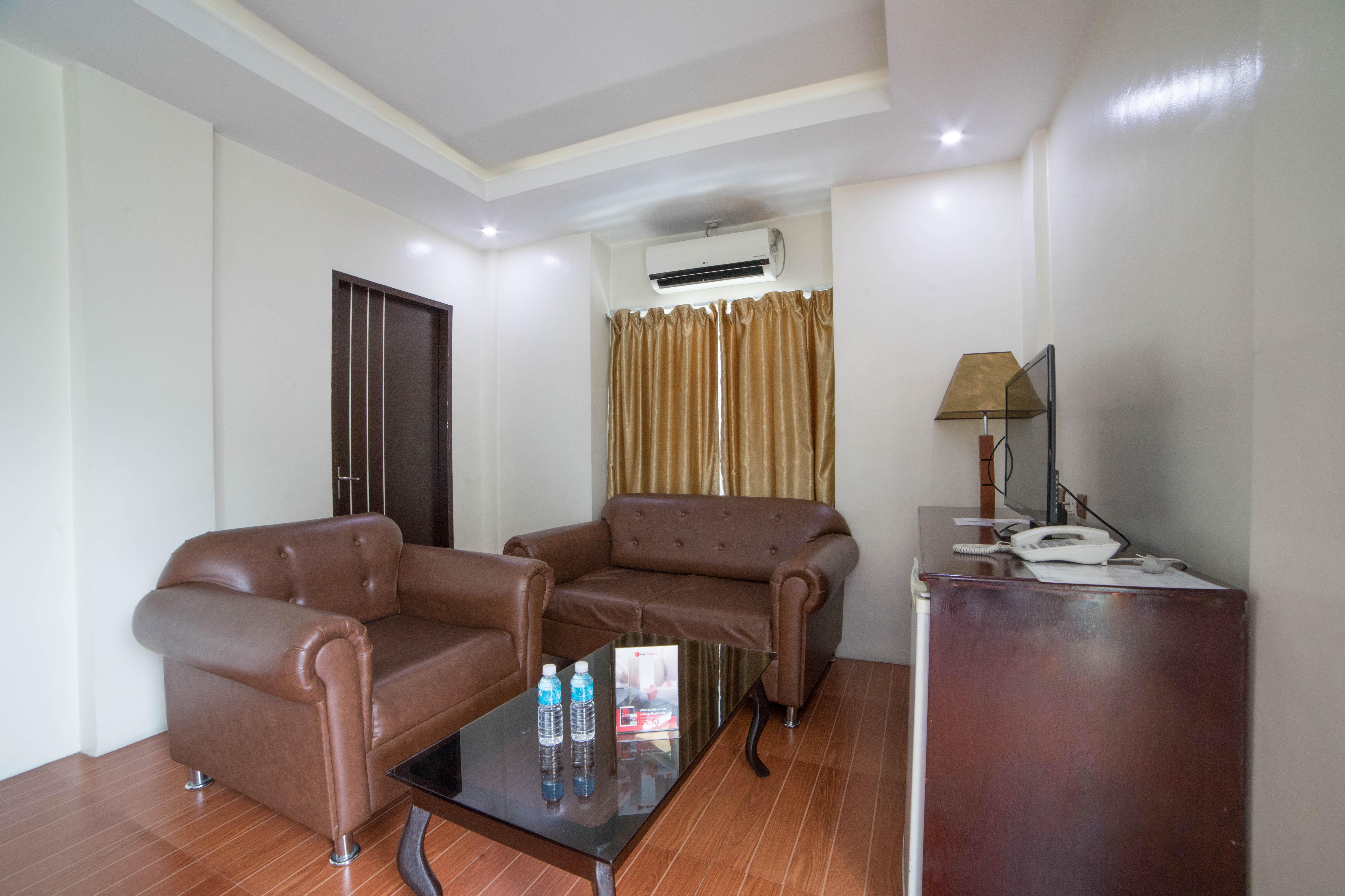 Reddoorz Plus @ Balibago Angeles City מראה חיצוני תמונה