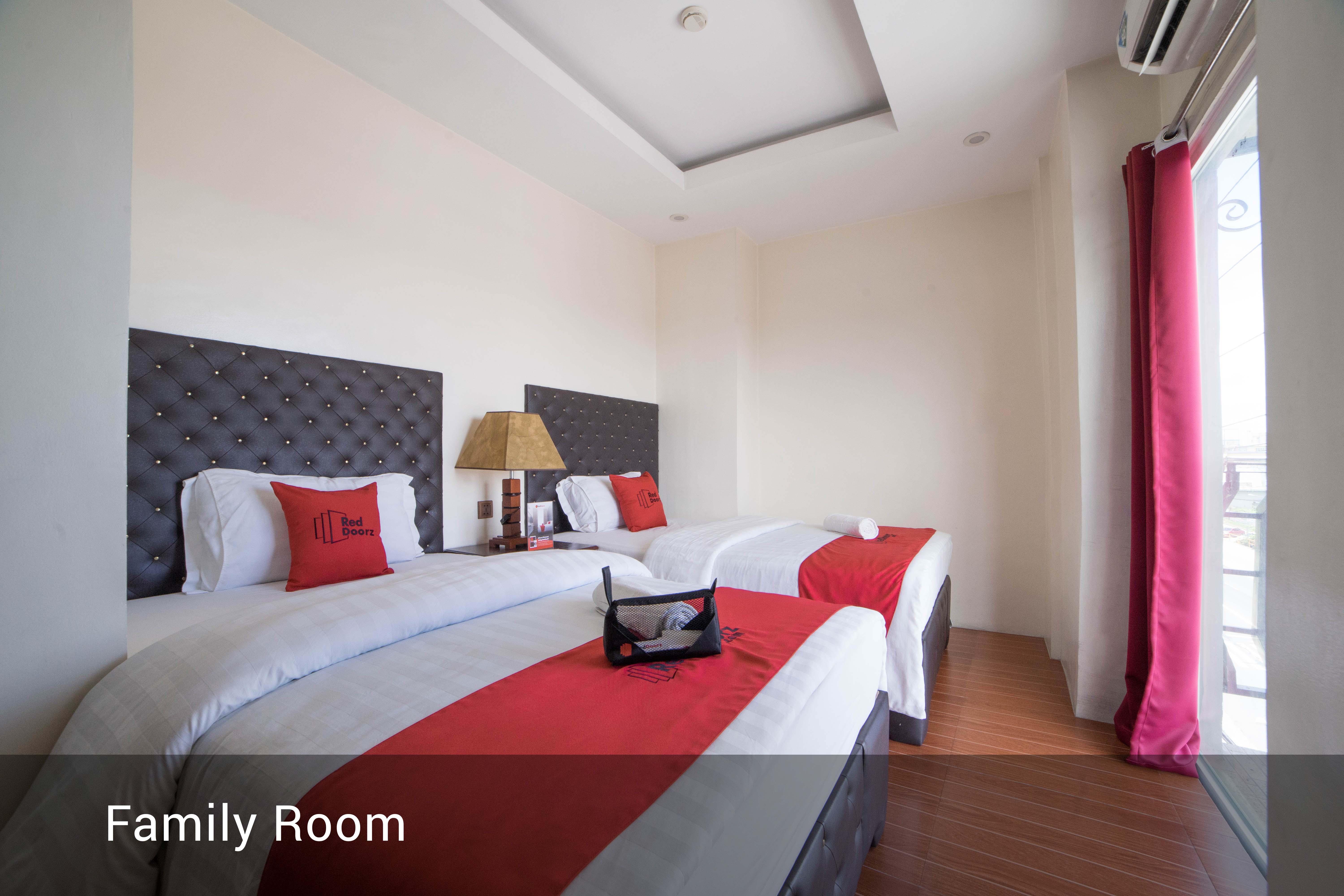 Reddoorz Plus @ Balibago Angeles City מראה חיצוני תמונה
