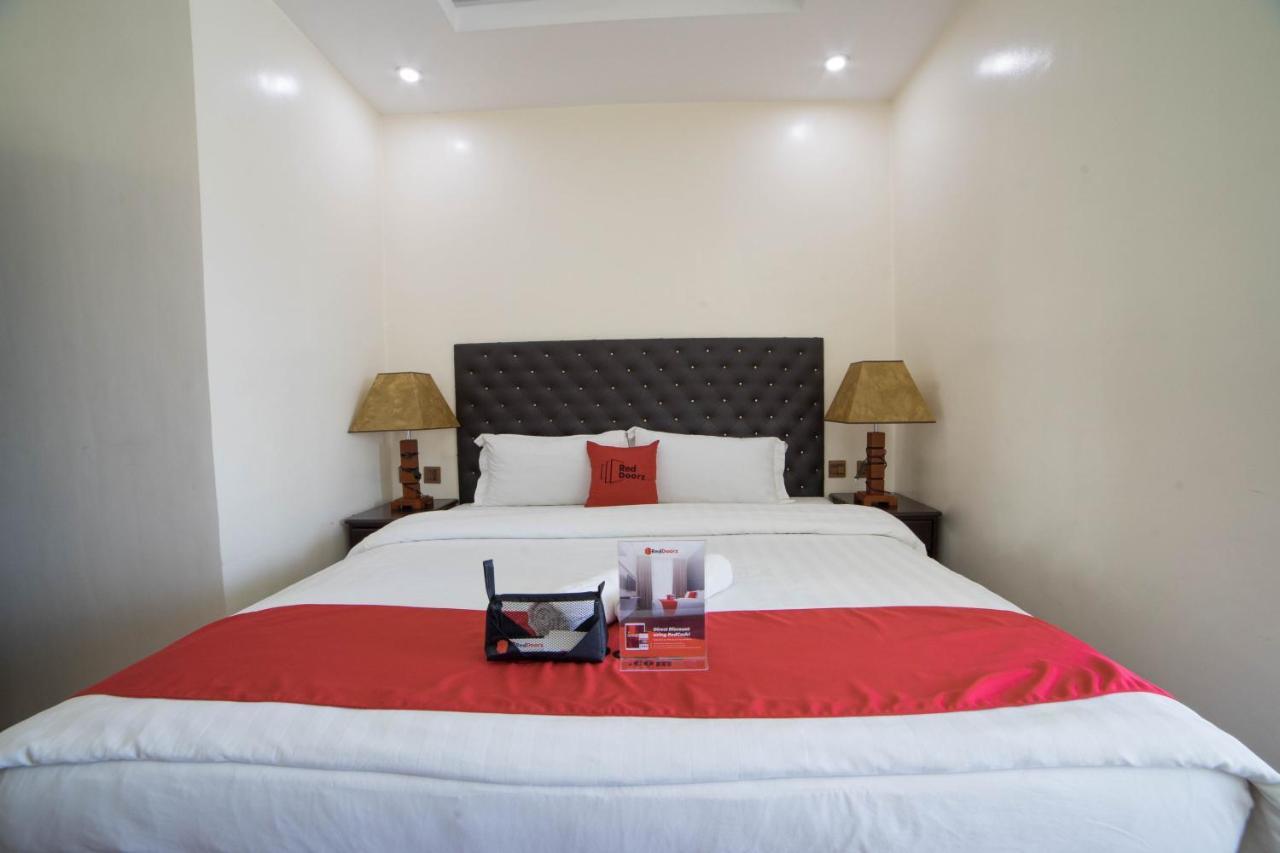 Reddoorz Plus @ Balibago Angeles City מראה חיצוני תמונה